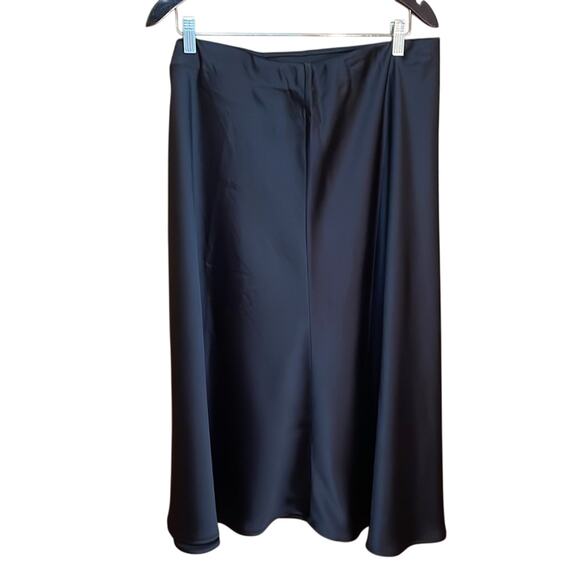 NWT. Lane Bryant Black Satin Skirt. 18 - Picture 4 of 5